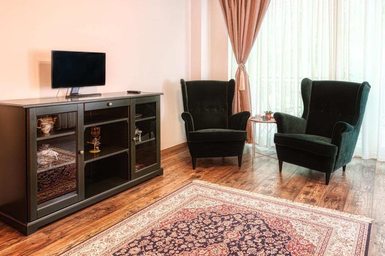 Nature Apartment - Minutes Away From The Old Town And Afi Mall Braşov Eksteriør billede