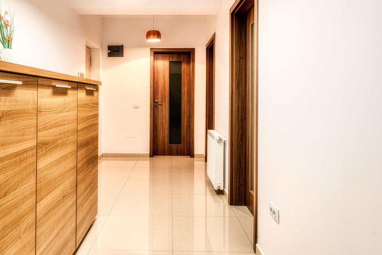Nature Apartment - Minutes Away From The Old Town And Afi Mall Braşov Eksteriør billede