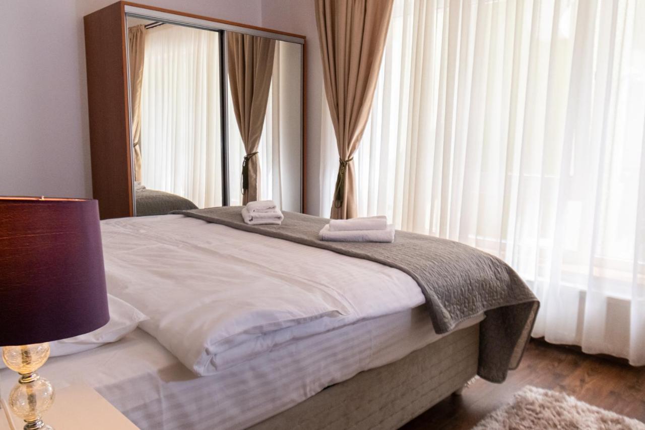 Nature Apartment - Minutes Away From The Old Town And Afi Mall Braşov Eksteriør billede
