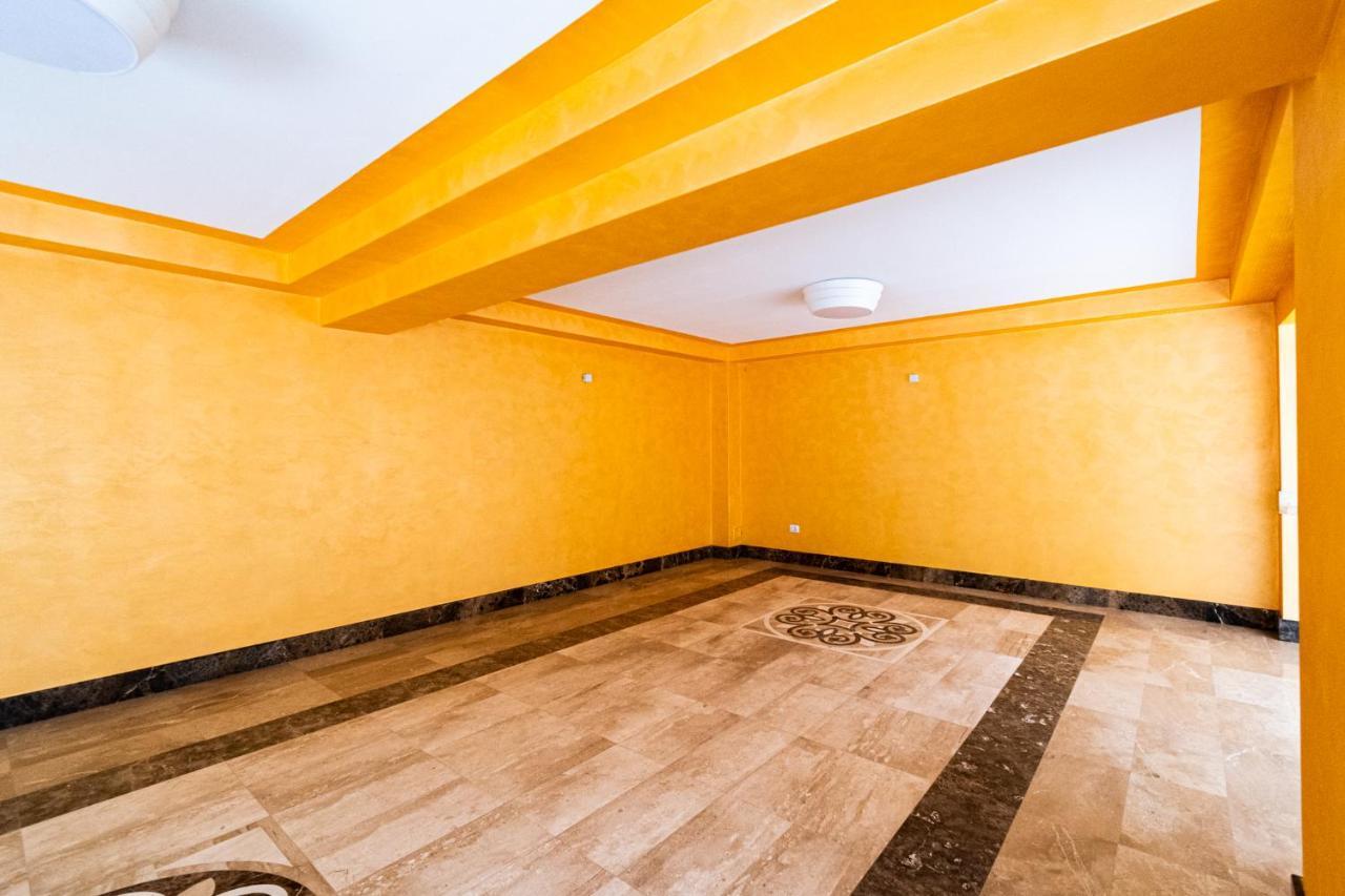 Nature Apartment - Minutes Away From The Old Town And Afi Mall Braşov Eksteriør billede